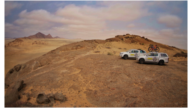 Our transport during the ‘Beyond the Desert Edge’ Expedition: the trusty Isuzu KB Bakkies, and our hardy Giant mountain bikes.